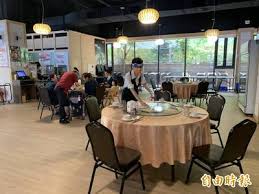 * 請點選下列按鈕, 查閱各縣市區域趨勢圖 新北市 6704 +7 台北市 4728 +5 桃園市 746 +3 苗栗縣 548 基隆市 309 彰化縣 270 台中市 205 宜蘭縣 97 新竹縣 109 花蓮縣 68 高雄市. K Amob1rjh2hdm
