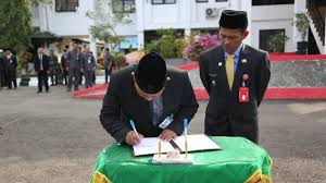Pinjaman tanpa jaminan di tulungagung. Majukan Usaha Warga Sukamta Luncurkan Pinjaman Bunga Nol Persen Plus Tanpa Agunan Banjarmasinpost Co Id