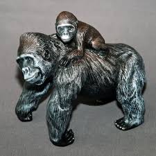 Incredibly Detailed Gorilla Mama Baby Gorilla Etsy Baby Gorillas Animal Sculptures African Animals