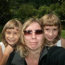 Lori Alger's Instagram, Twitter & Facebook