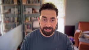 Evan Travers's Instagram, Twitter & Facebook