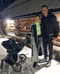Wojciech szczęsny, tuż przed meczem reprezentacji polski z hiszpanią, zaliczył kolejną wpadką na euro 2020. True Love In One Picture Happy Valentine S Day Everyone Szczesny Ws1 Marina Family Happy Love Goals Husband Wife Parents