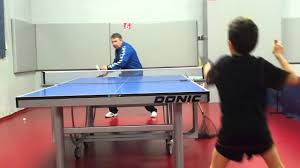 Un jucător trebuie să lase mingea jucată spre el să cadă o singură dată pe partea sa de masă și trebuie să o trimită înapoi pe. Antrenament Rever Tenis De Masa Youtube