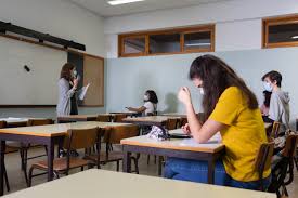 Não dá para fechar o transporte, por exemplo, e não fechar locais de trabalho. Covid 19 Escolas So Vao Fechar Em Elevado Risco
