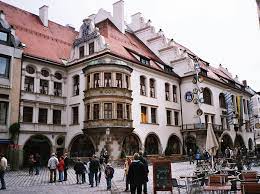 Das hofbräuhaus traunstein wurde 1612 vom kurfürsten maximilian i. Das Hofbrauhaus Und Seine Geschichte Izi Travel