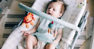 Vor allem frischgebackene eltern bekommen viele gut gemeinte ratschläge, was die ideale haltung ihres neugeborenen betrifft. Hochstuhl Wippe Und Co Wissenswertes Zum Thema Sitzen Schwanger At