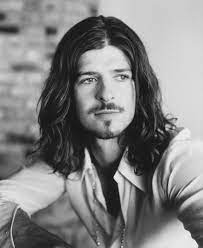 Thicke changed his appearance, cutting off his trademark long hair, and appeared in a video for the song, directed by hype williams. Robin Thicke Robin Thicke Robin Long Hair Styles
