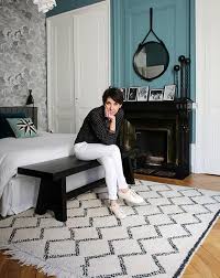 Celine Lyon Inside Closet Deco Chambre A Coucher Chambre A Coucher Avec Cheminee Tete De Lit Habitat