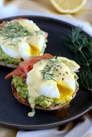 Fancy Salmon Avocado Eggs Benedict Del S Cooking Twist En 2020 Oeuf Benedicte Recettes De Cuisine Recette
