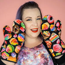 Samantha Chenoweth's Instagram, Twitter & Facebook