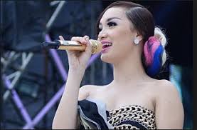 Penggemar atau pecinta musik tanah air pasti tahu dengan judu. Download Kumpulan Lagu Zaskia Gotik Mp3 Lengkap Dan Terbaik 2018 Kumpulan Lagu Terbaik