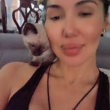 Cada día está más fuerte y sano este chiquito dentro de su transición de un  medio ambiente a otro el estrés provocó diarrea sin embargo con cuidados,  paciencia, alimento de calidad, ahora si a ...