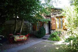Sur le pont principal se événements adaptés pour ce lieu. Le Chalet Des Canotiers Holiday Rental A Joinville Le Pont Clevacances Quality Mark