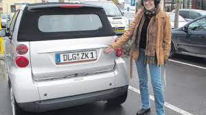 Wunschkennzeichena Eva Fc Das Geburtsdatum Auf Dem Auto Wertinger Zeitung