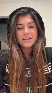 @HailieDeegans video Tweet