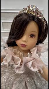 Vestido Beige de Gala con Destellos en Plata