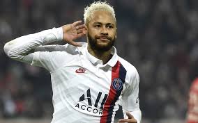 A parte central tem detalhes em rosa. Camisa Psg Neymar Branca