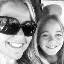 Lisa Layton's Instagram, Twitter & Facebook