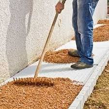 Realiser Un Chemin Gravillonne Sur Dalles Alveolees Gravier Decoratif Decoration Jardin Exterieur Amenagement Jardin
