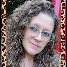 Amanda Ipock's Instagram, Twitter & Facebook