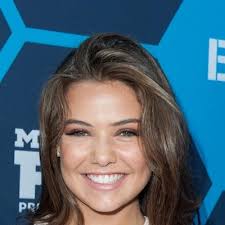 How Did Danielle Nicolet Earn Her Net Worth? - Herbalnature.vn