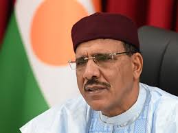 Will President Bazoum of Niger be released from detainment and still be  president by August 26th 2023?