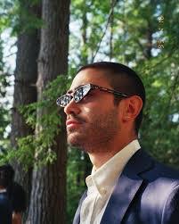 Bess Howell's Instagram, Twitter & Facebook