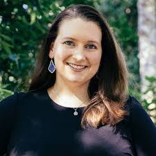 Leigh Sutherland's Instagram, Twitter & Facebook