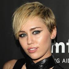 Miley cyrus, who prefers short and pixie haircuts in different styles, prepared the latest haircuts with care. Go Crazy Go Country Get Inspired By 50 Miley Cyrus Haircuts Hair Motive Hair Motive