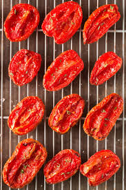 How To Dry Tomatoes In The Oven Recipe Oven Dried Tomatoes Recipes Food