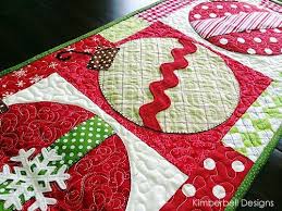 Free Shoppe Blog Hoppin Quilt Over Table Riley Runner Patterns Girlfriend S Blake Designs Begin Christmas Patchwork Christmas Table Runner Christmas Quilts