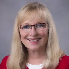 Vicki Strauss, Martek Real Estate Broker, Bio