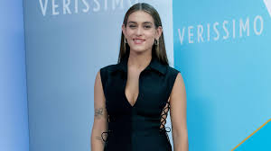 L'ex di andrea damante giulia de lellis incanta instagram e il red carpet del festival del cinema di venezia 2020 con la sua acconciatura su capelli lunghi con chignon e ciocche libere. Gaia Gozzi Cambia Look Addio Ai Capelli Lunghi Verissimo Mediaset Play Infinity