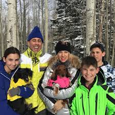 Jerry Seinfeld S Kids Are All Grown Up In Family Holiday Card Jerry Seinfeld Wife And Kids Fun Family Photos