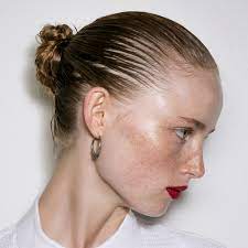 En savoir plus sur comment s'attacher ses cheveux. Comment Faire Un Chignon Sur Cheveux Courts Elle