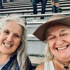 Where to find a custom jewelry maker in Montrose?