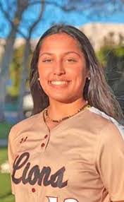 Natalia Hilliard's Instagram, Twitter & Facebook