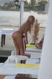 Ahu Tuğbadan üstsüz jet-ski şov - Foto Analiz