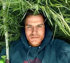 Cameron Santa De Leones