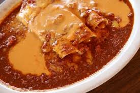 Cheese Enchiladas With Chili And Queso Cheese Enchiladas Mexican Food Recipes Chili Con Carne Recipe