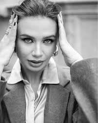 Daria Cooper (@mimishereen) • Instagram photos and videos