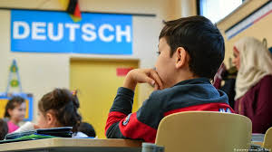 Mit flexionstabellen der verschiedenen fälle und zeiten ✓ aussprache und relevante diskussionen ✓. German Schools Face The Challenge Of Integration Germany News And In Depth Reporting From Berlin And Beyond Dw 27 04 2017