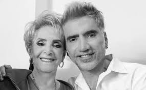 Vicente Fernandez, historia de amor con Cuquita- CHIC Magazine