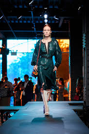 5.0 out of 5 stars. Diane Von Furstenberg Spring 2018 Ready To Wear Collection Vogue