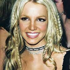 Top 100 90s Hairstyles Photos Tbt To When Britneyspears Was Rocking The Crimped Hairstyle Beautyroute 90s 90shair 90s Hairstyles Hair Styles Crimped Hair