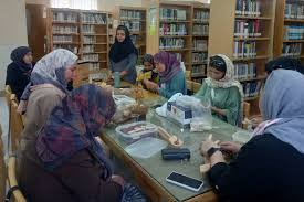 آموزش، فرهنگ و هنر در کتابخانه امام خمینی (ره) کرهرود شهر اراک