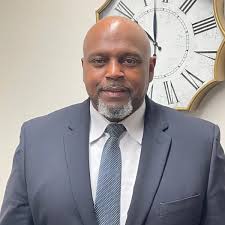 Alumnus Named as Standout Assistant Principal You Should Know