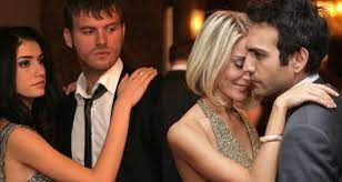 Il est adapté début 2009 sur les consoles playstation 3 et xbox 360. Telenovela Freres Rivaux Episodes 43 44