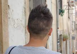 Back View Of Cool Asymmetric Short Hairstyle For Men Manner Frisur Kurz Frisuren Seiten Frisuren
