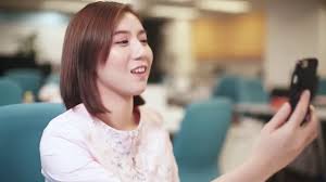 Pada tahun ini petronas tampil dengan tema 'misi riuh raya, bila kita sekeluarga sepakat, hari raya pasti lebih meriah! 30 Iklan Raya 2018 Terbaik Best